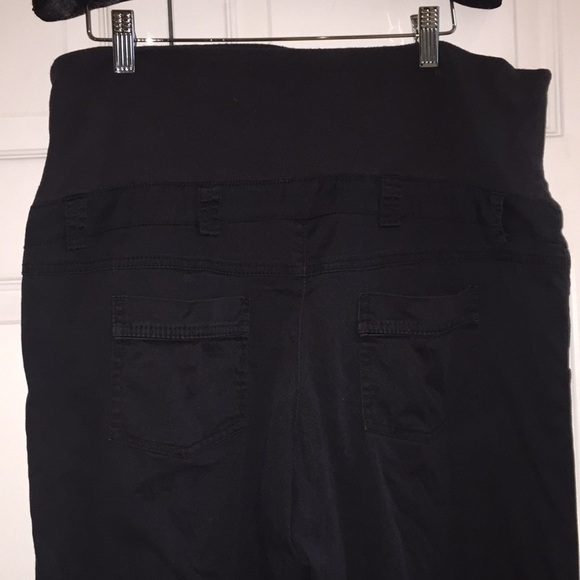 Thyme Maternity Capris Black Size Medium - Picture 5 of 12